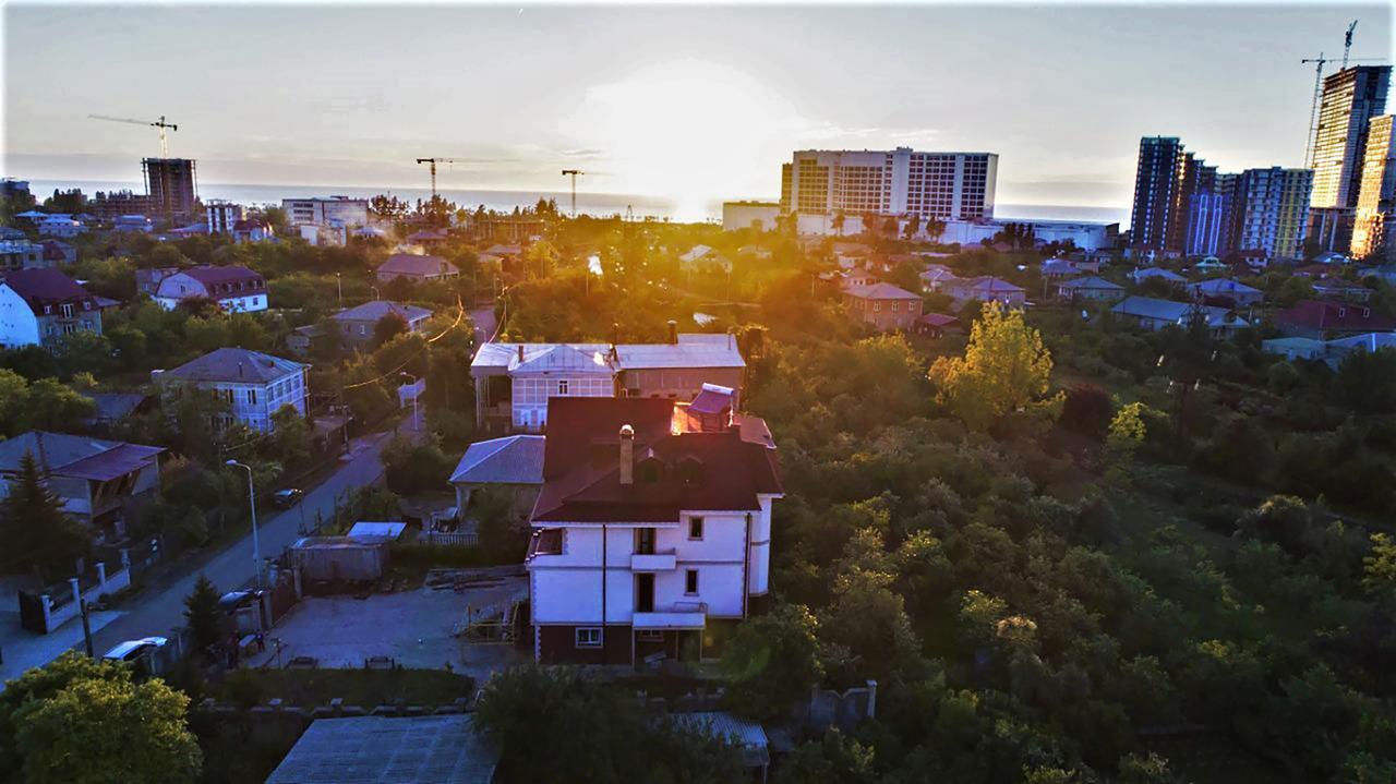 Guest House Amo Batumi Exterior photo